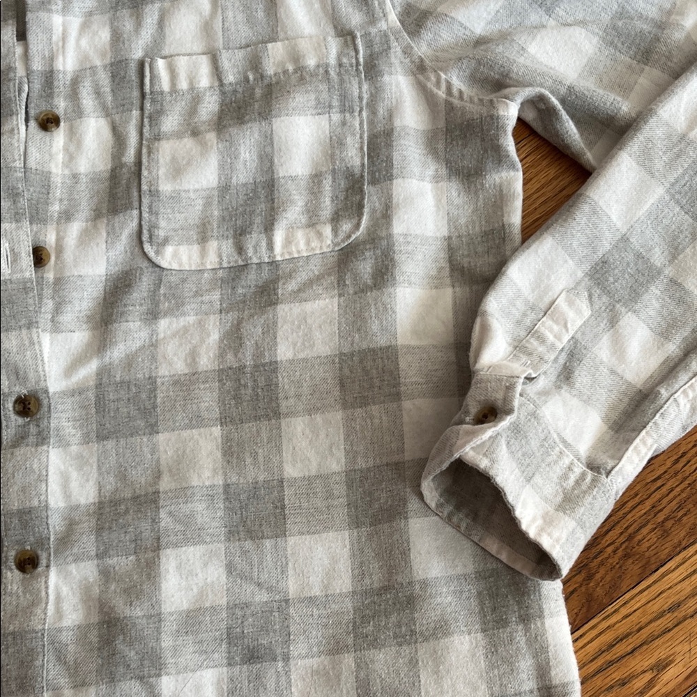 Aeropostale Light Gray Plaid Button-Down Shirt - Picture 4 of 5